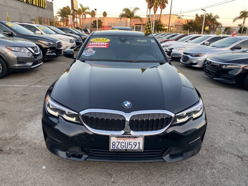 2022 BMW 3 Series Image 2