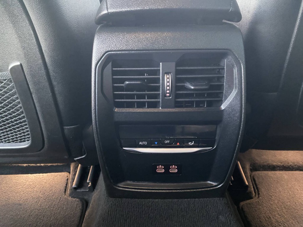 2022 BMW 3 Series Image 5