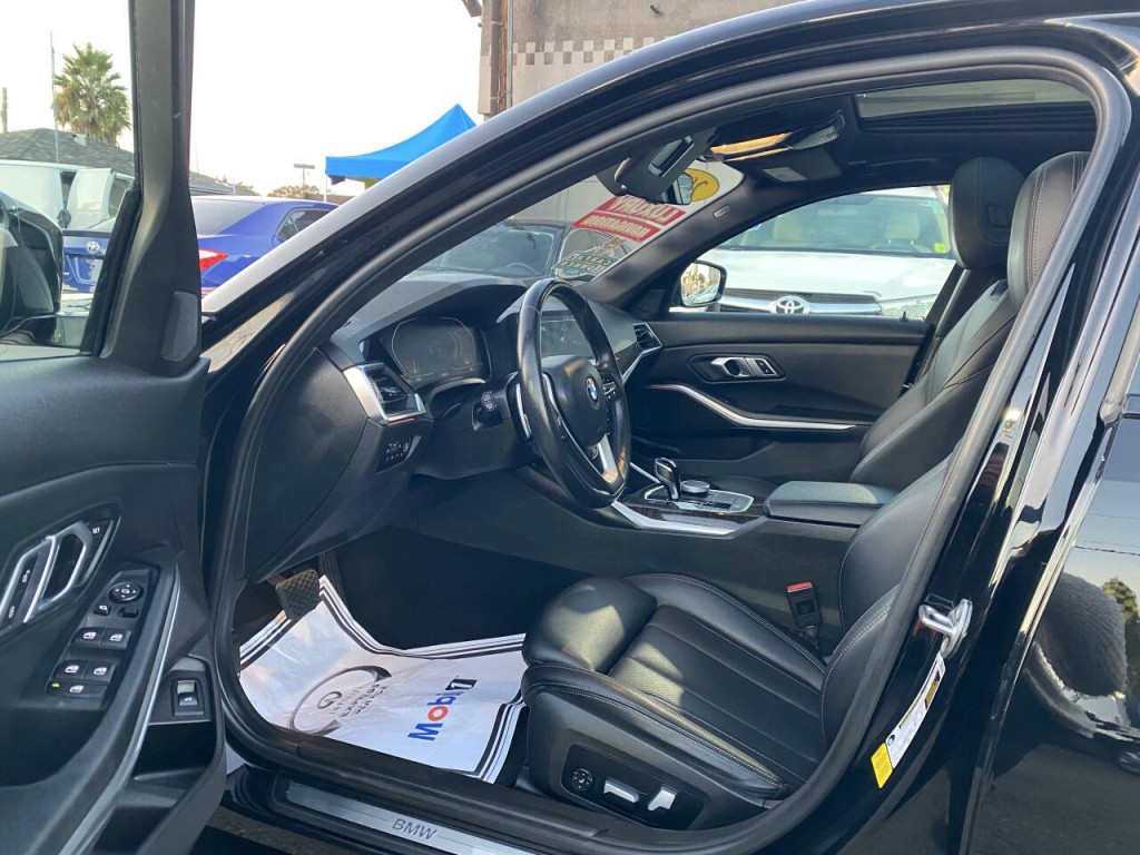 2022 BMW 3 Series Image 7