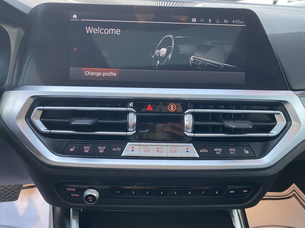 2022 BMW 3 Series Image 9