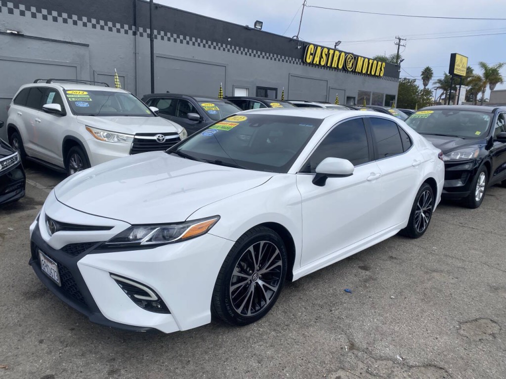 2020 Toyota Camry Image 1