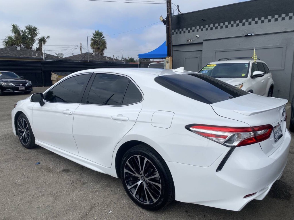 2020 Toyota Camry Image 7