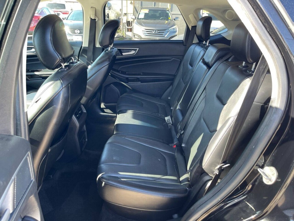 2018 Ford Edge Image 9