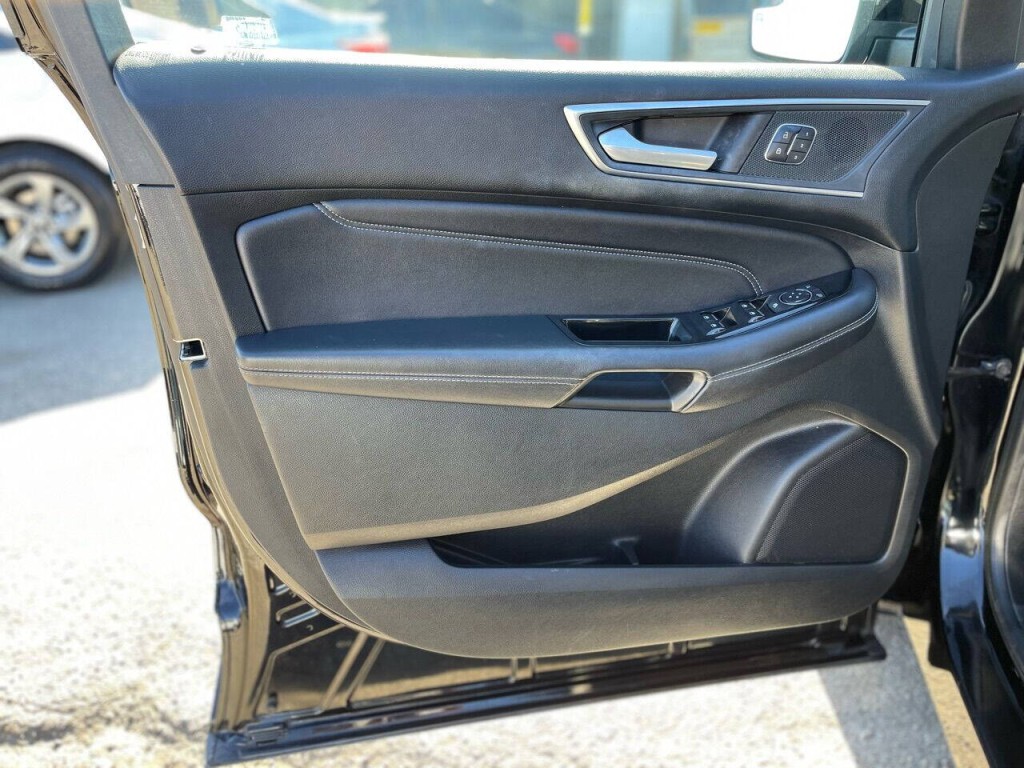 2018 Ford Edge Image 11