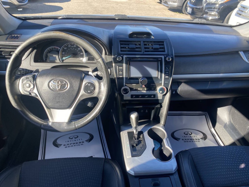 2014 Toyota Camry Image 2