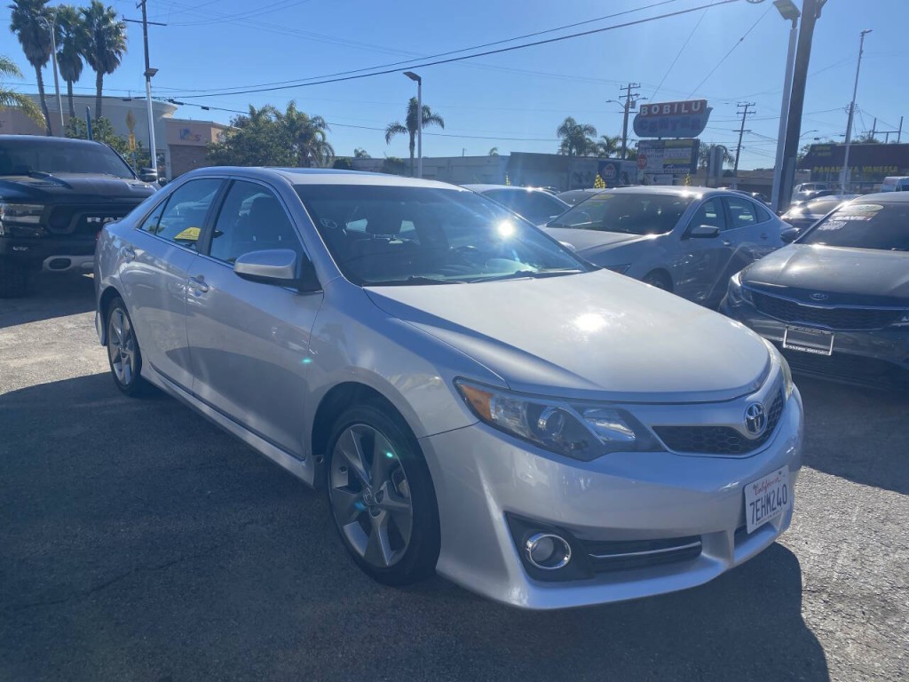 2014 Toyota Camry Image 4