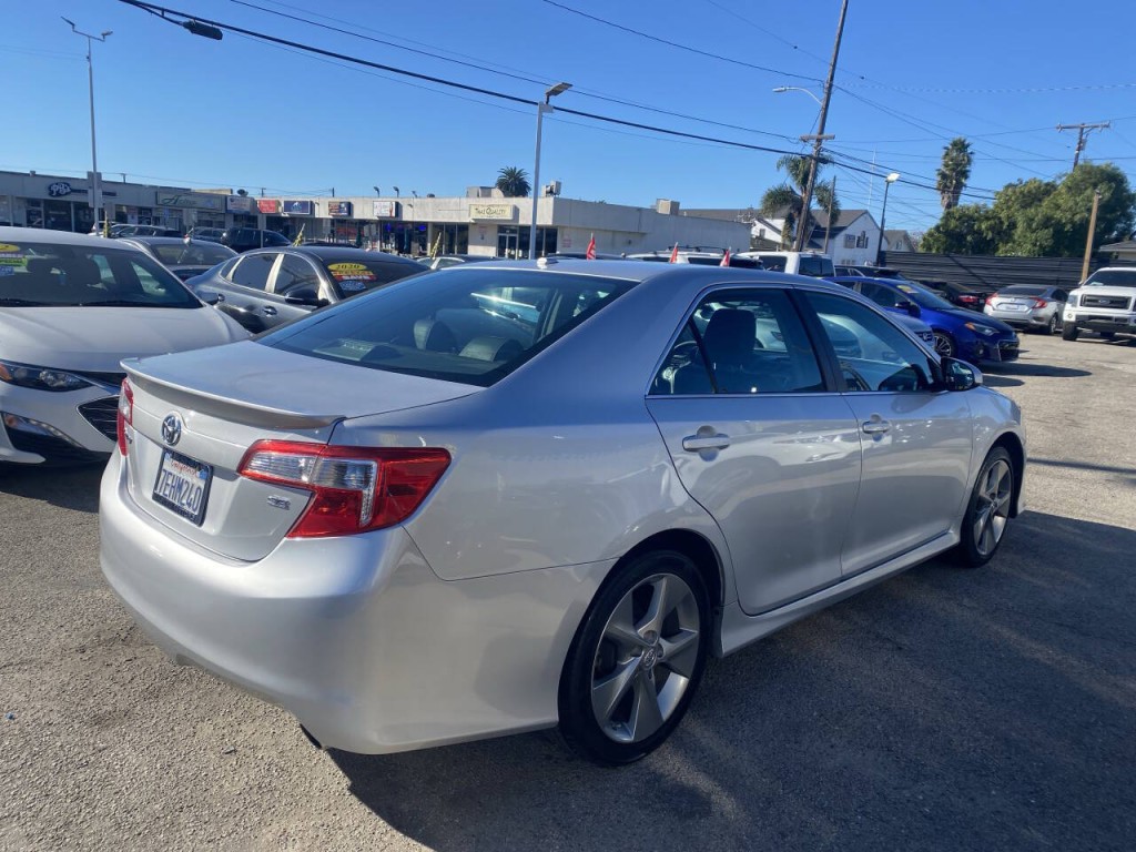 2014 Toyota Camry Image 6