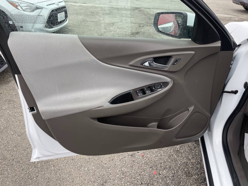 2022 Chevrolet Malibu Image 11