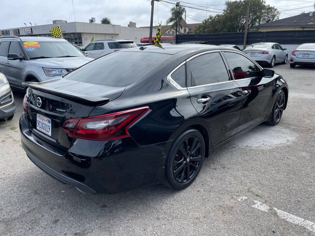 2018 Nissan Altima Image 8