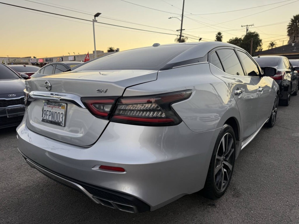 2019 Nissan Maxima Image 2
