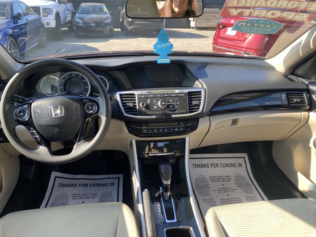 2016 Honda Accord Image 1