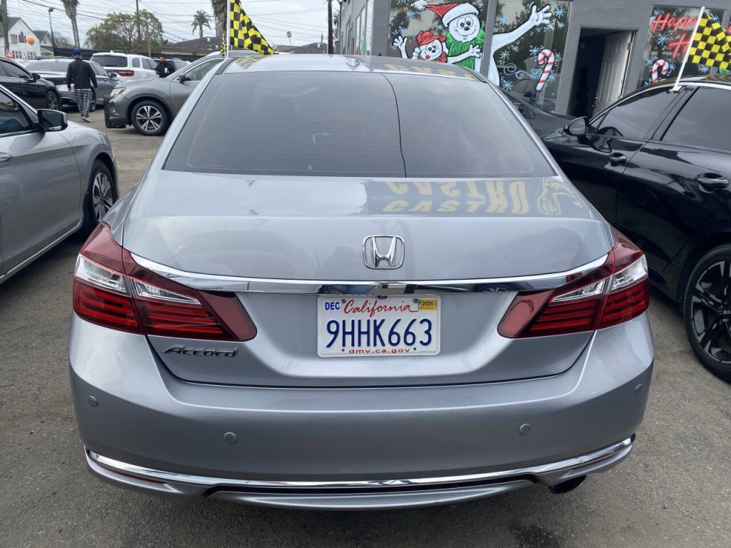2017 Honda Accord Image 7