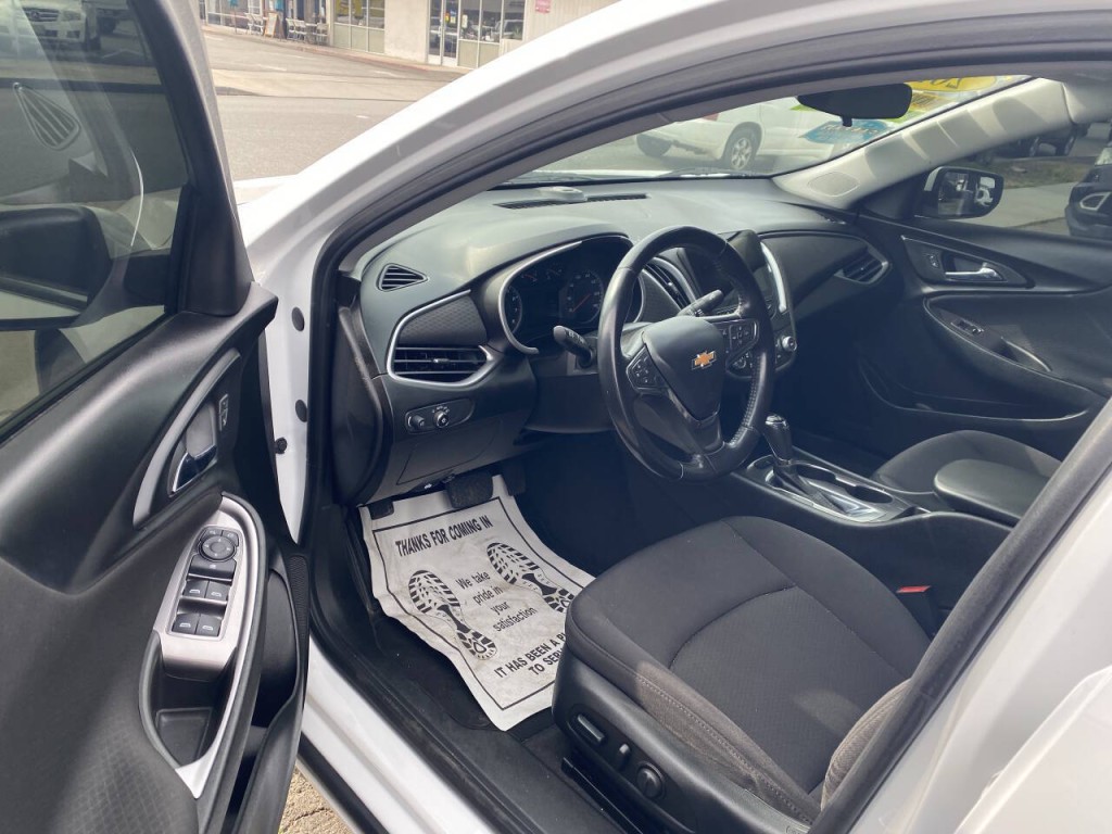 2020 Chevrolet Malibu Image 4