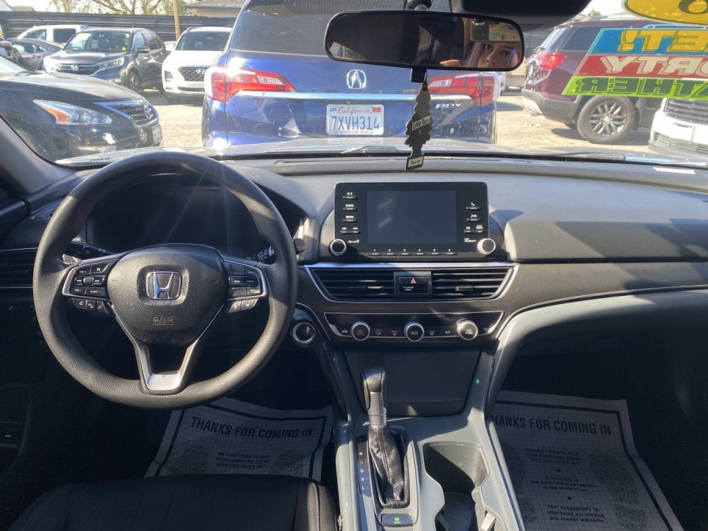 2018 Honda Accord Image 2