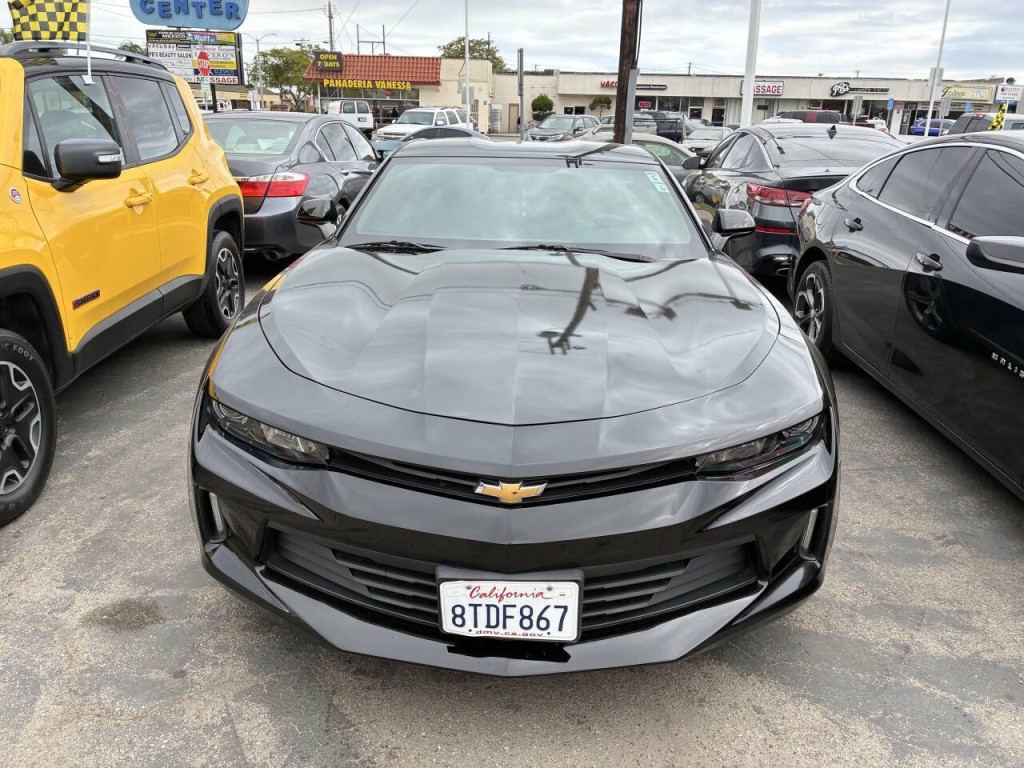 2017 Chevrolet Camaro Image 2