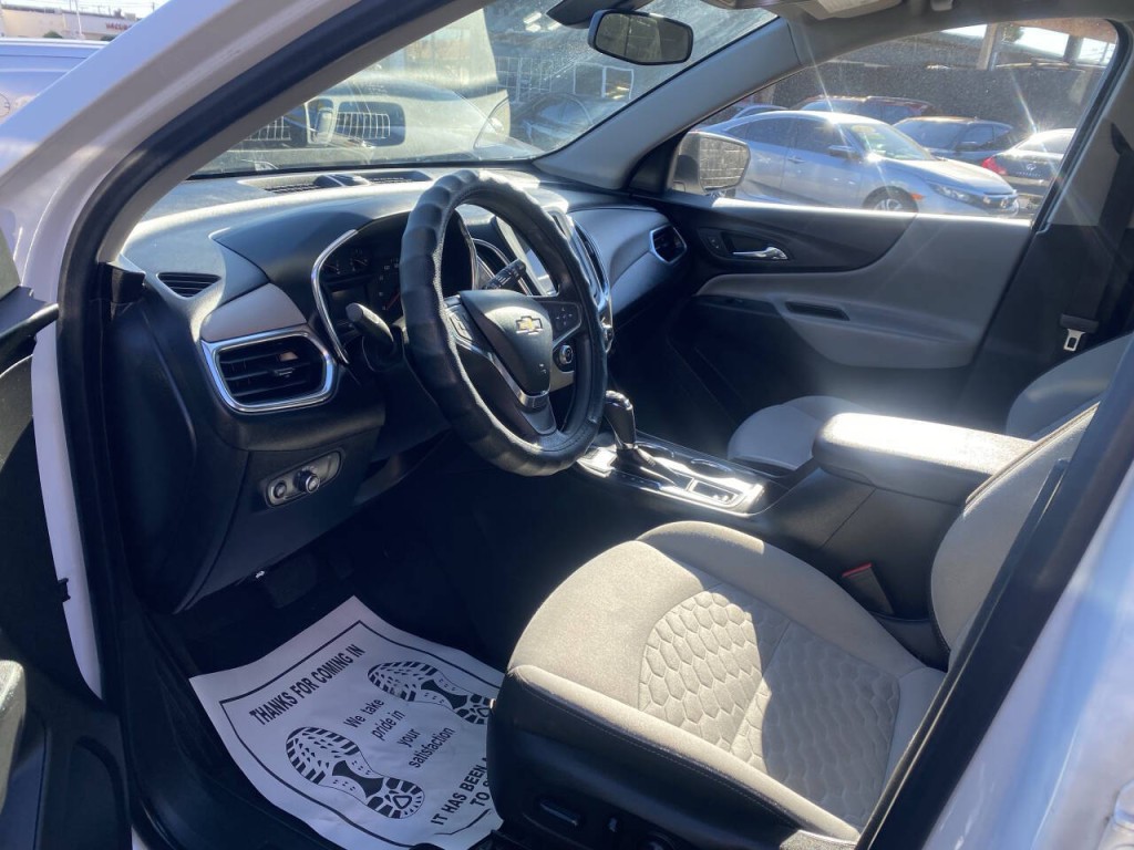2019 Chevrolet Equinox Image 2