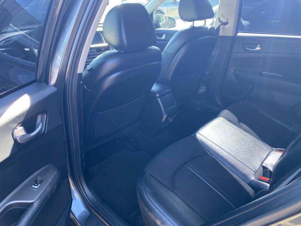 2020 Kia Optima Image 4