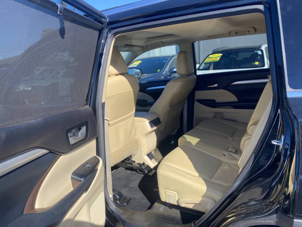 2015 Toyota Highlander Image 4