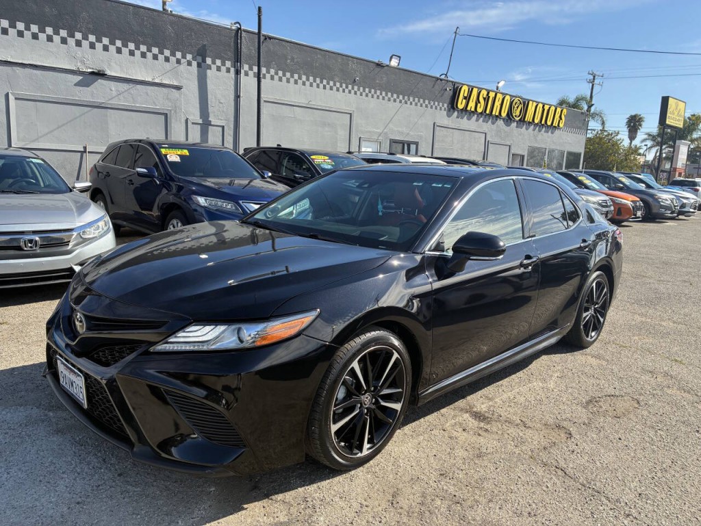 2019 Toyota Camry Image 1