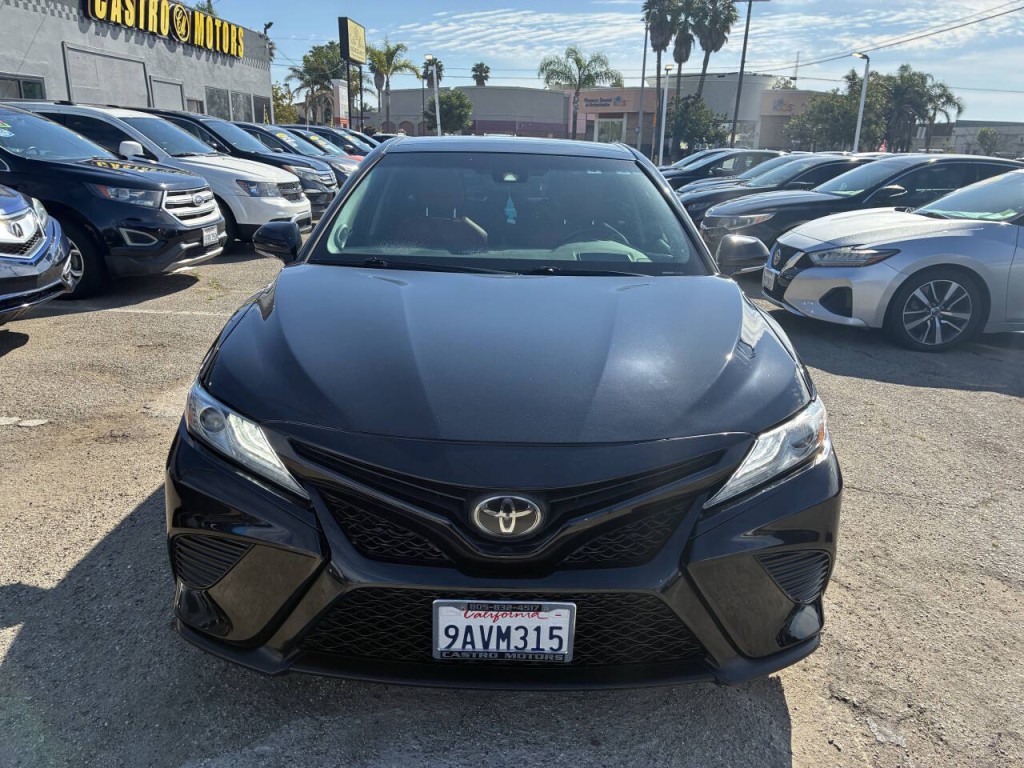 2019 Toyota Camry Image 2