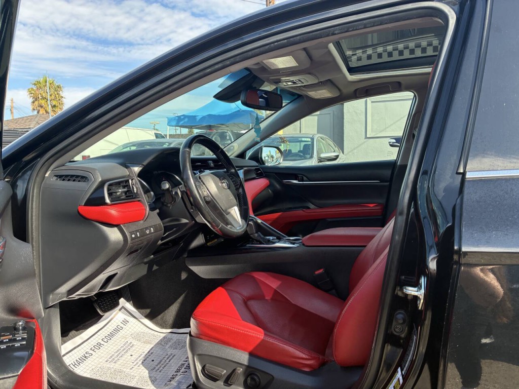 2019 Toyota Camry Image 5