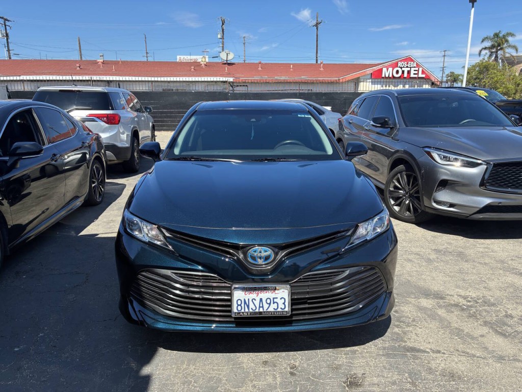 2020 Toyota Camry Image 1