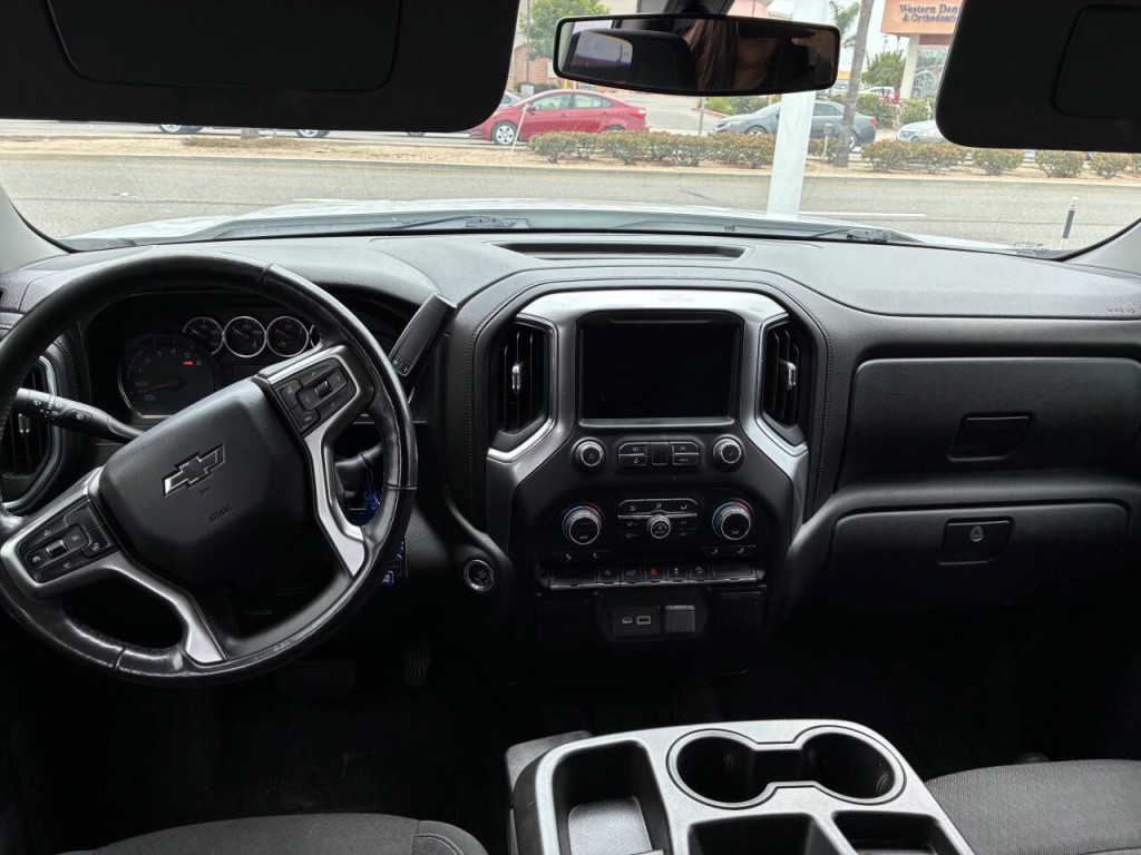 2019 Chevrolet Silverado 1500 Image 2