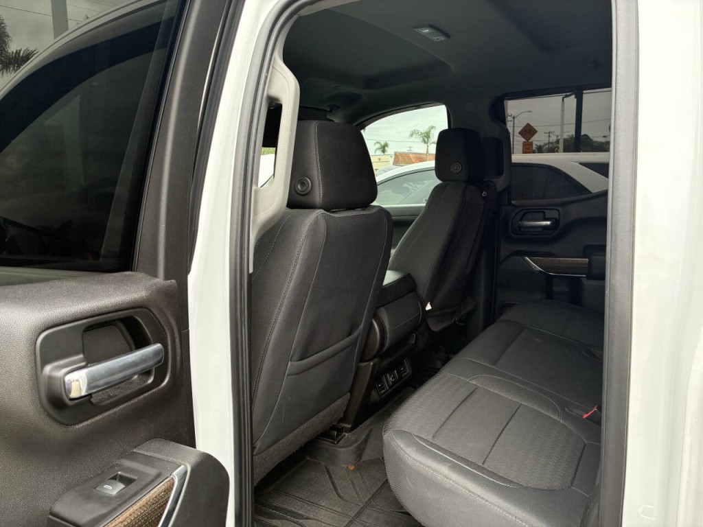 2019 Chevrolet Silverado 1500 Image 3