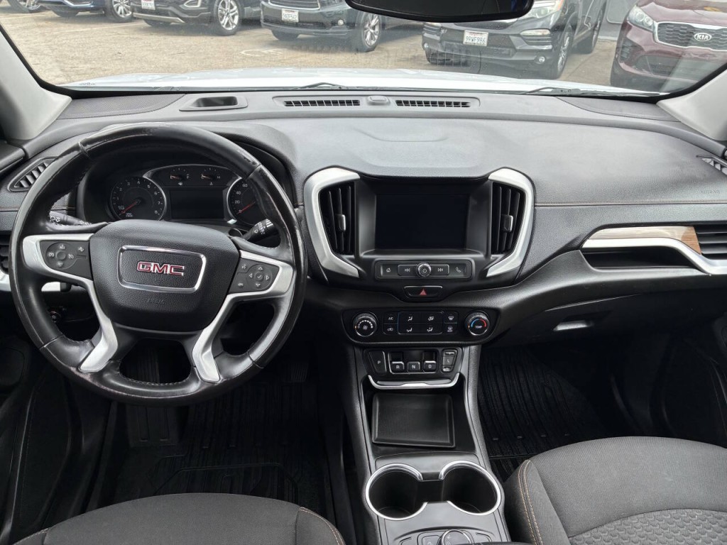2020 GMC Terrain Image 2