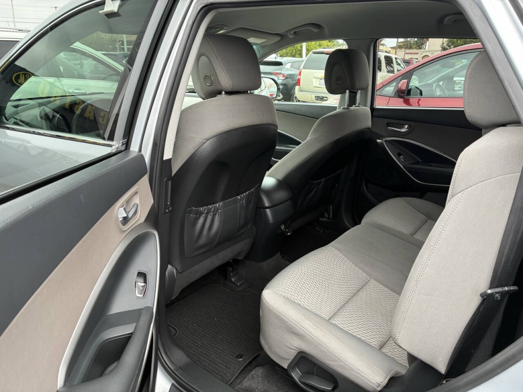 2019 Hyundai Santa Fe Image 4
