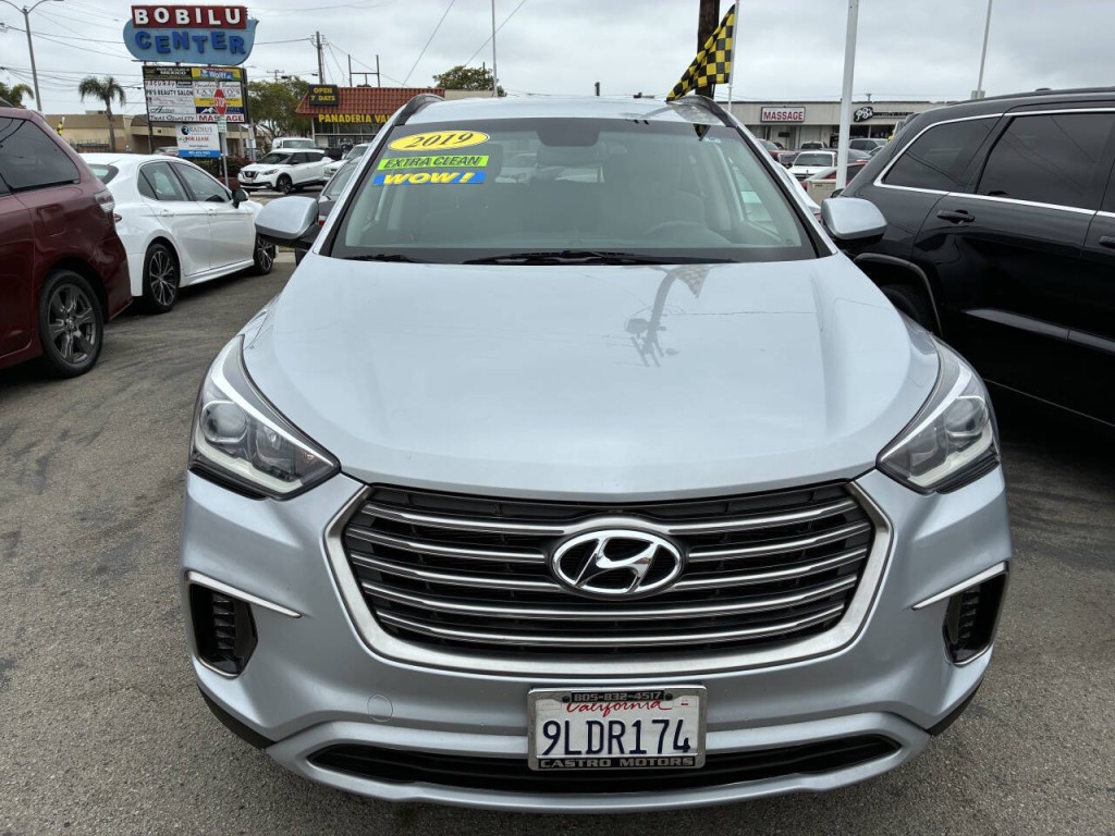 2019 Hyundai Santa Fe Image 2