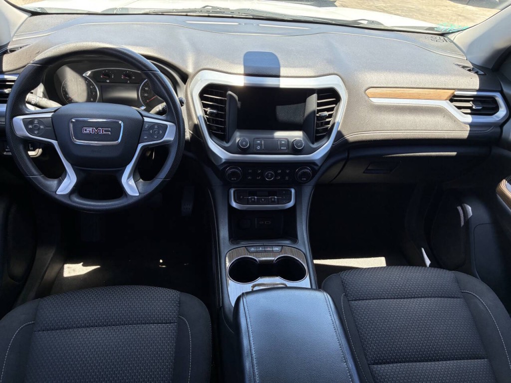 2021 GMC Acadia Image 2