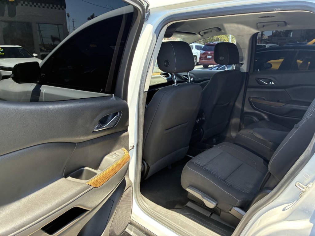 2021 GMC Acadia Image 3