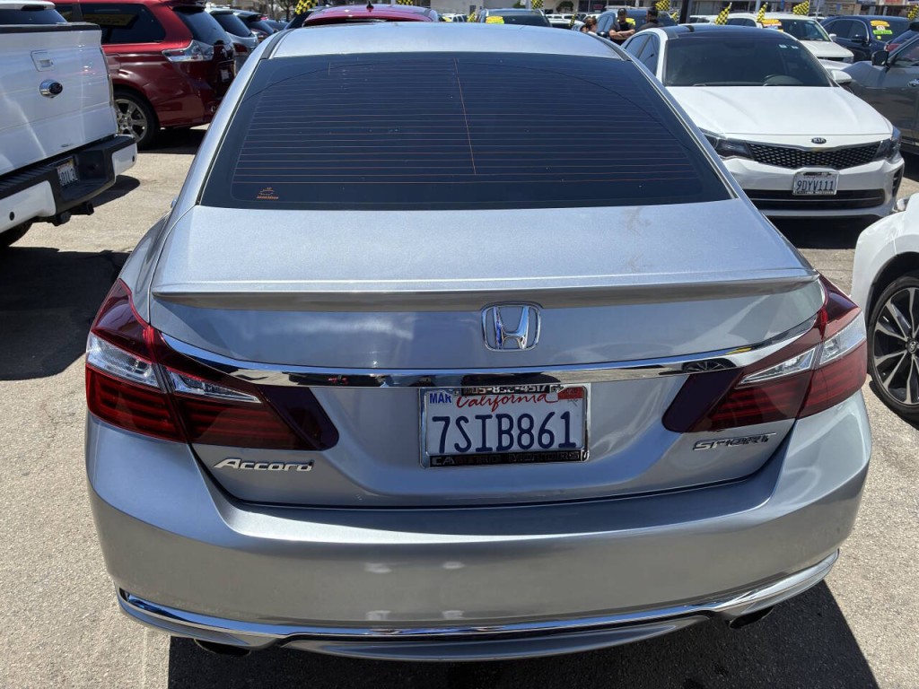 2016 Honda Accord Image 4