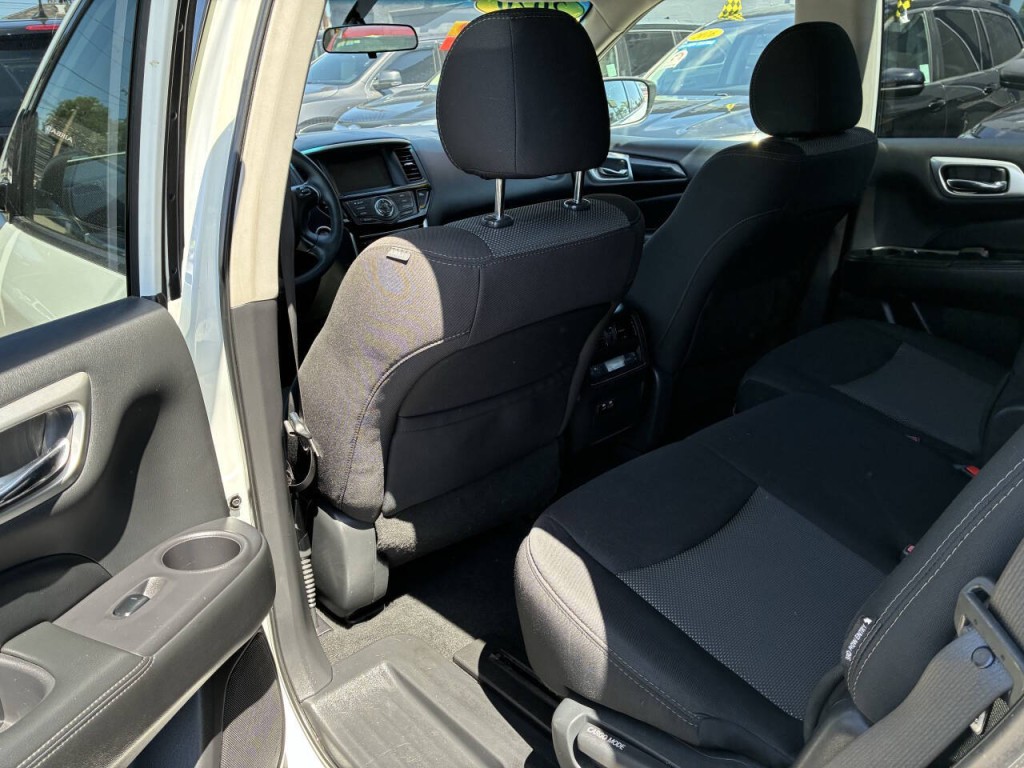2020 Nissan Pathfinder Image 3