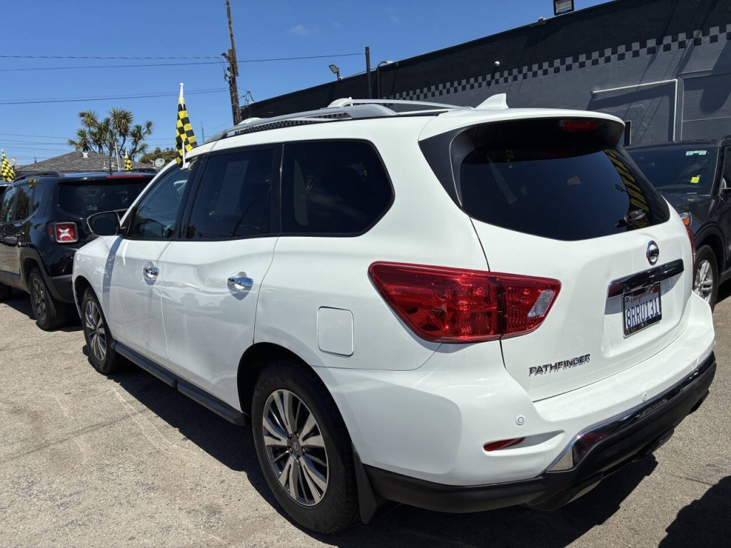 2020 Nissan Pathfinder Image 4
