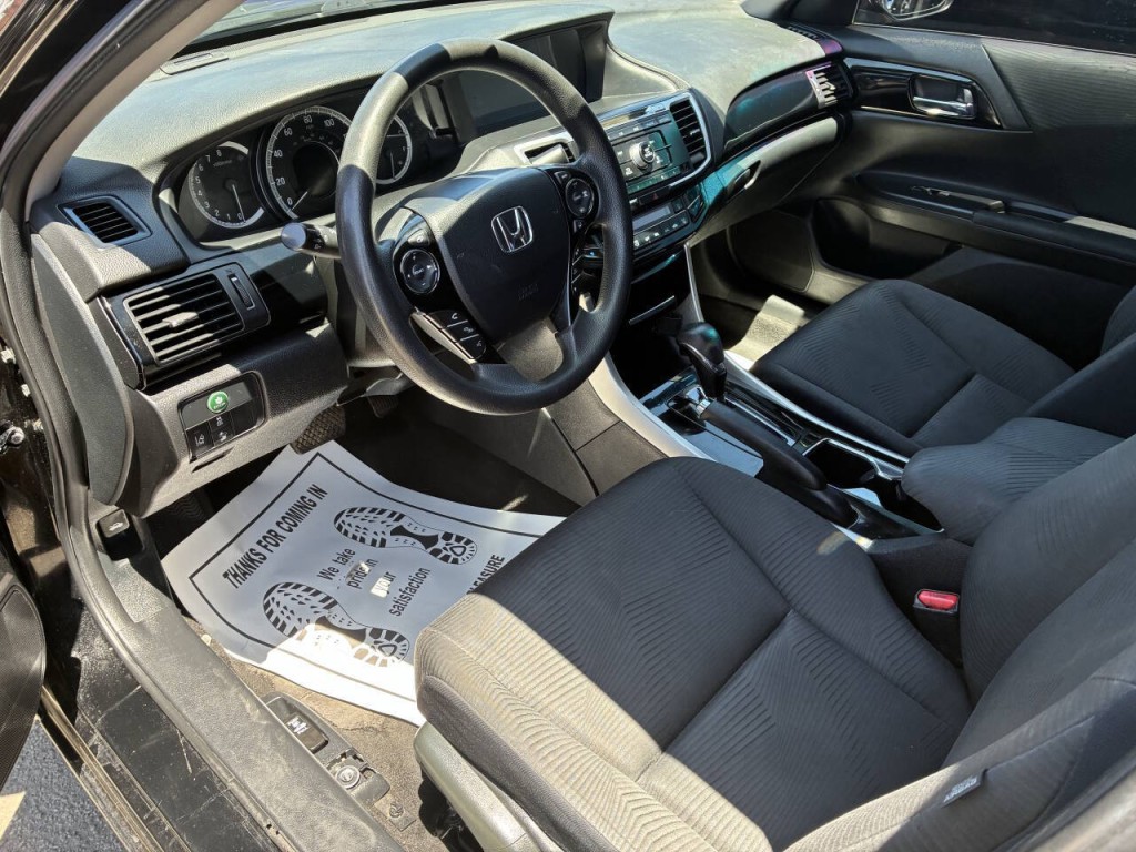 2016 Honda Accord Image 2