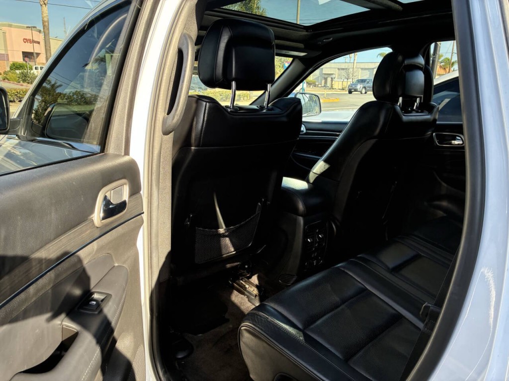 2018 Jeep Grand Cherokee Image 3