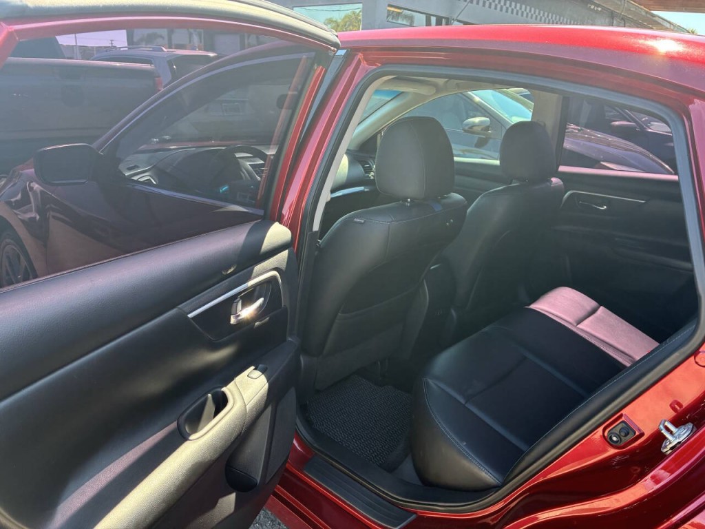 2018 Nissan Altima Image 3
