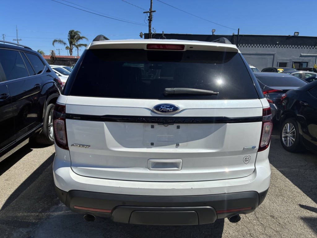 2015 Ford Explorer Image 4