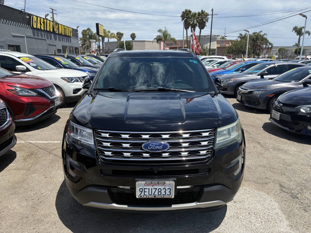 2016 Ford Explorer Image 1