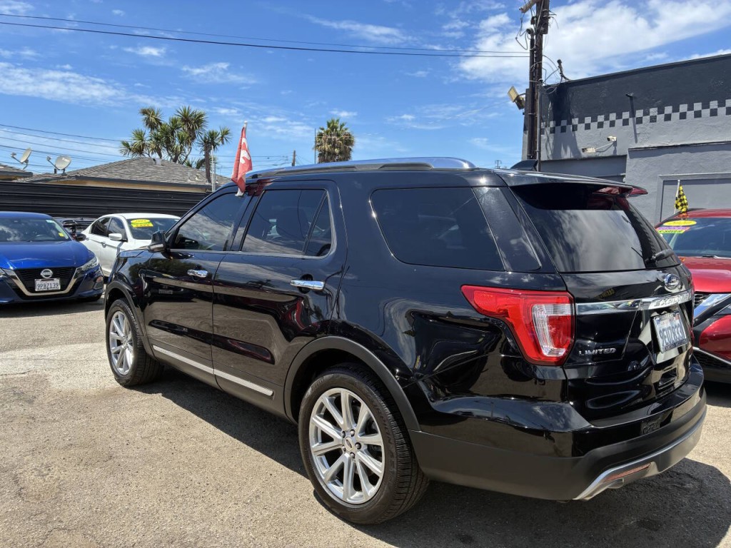 2016 Ford Explorer Image 2