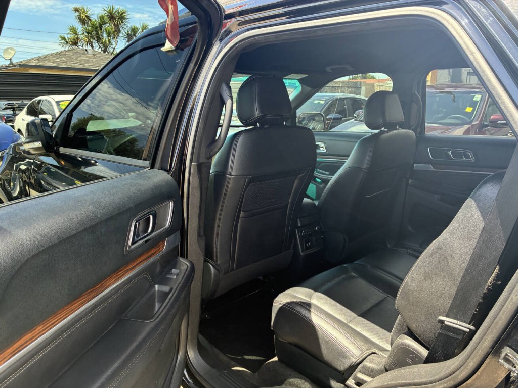 2016 Ford Explorer Image 5