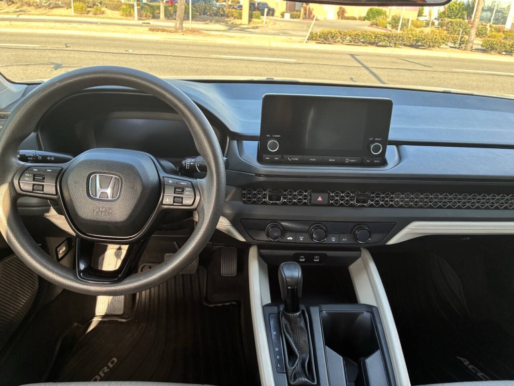 2023 Honda Accord Image 4
