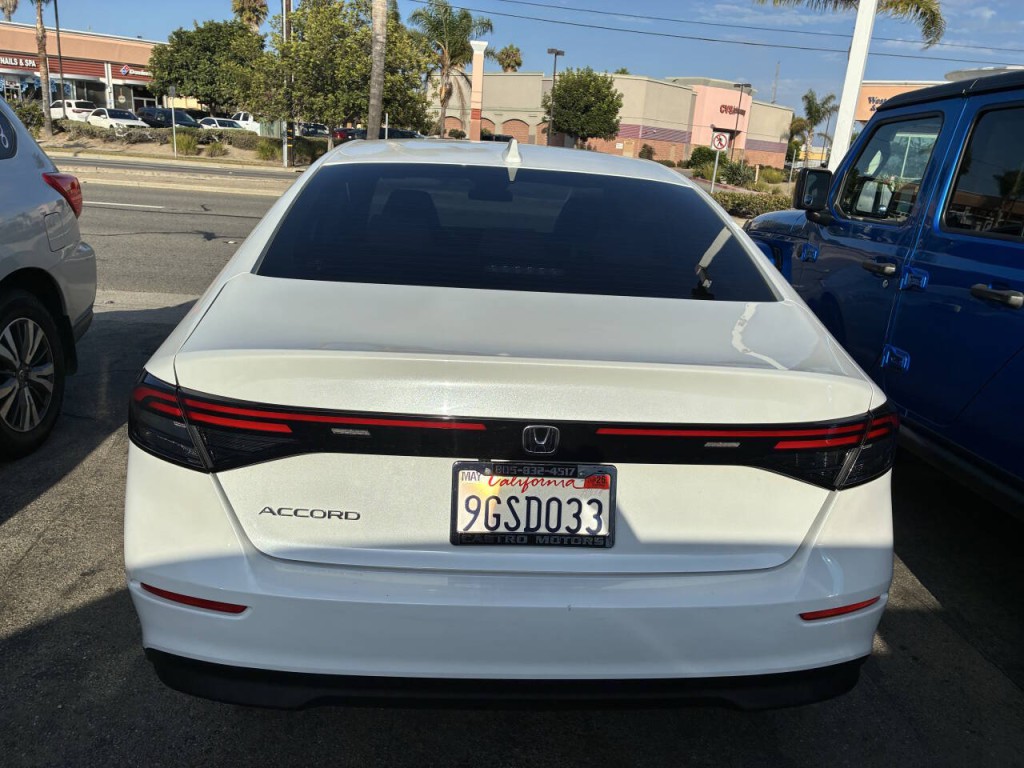 2023 Honda Accord Image 3