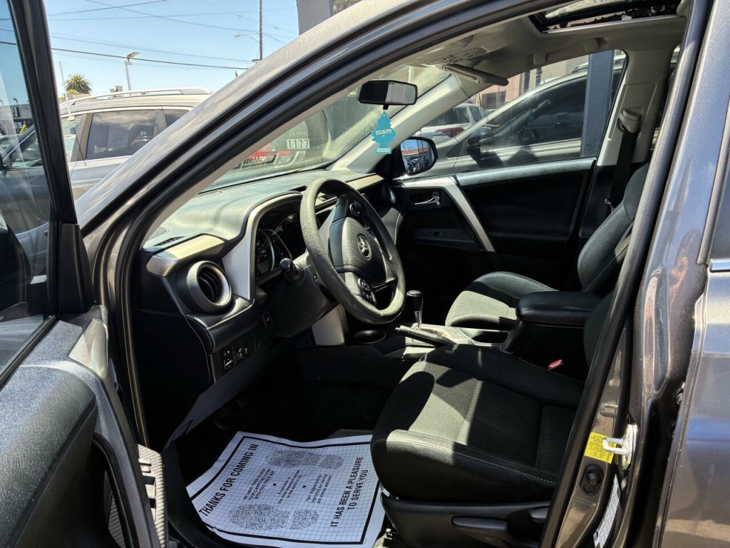 2015 Toyota Rav4 Image 3