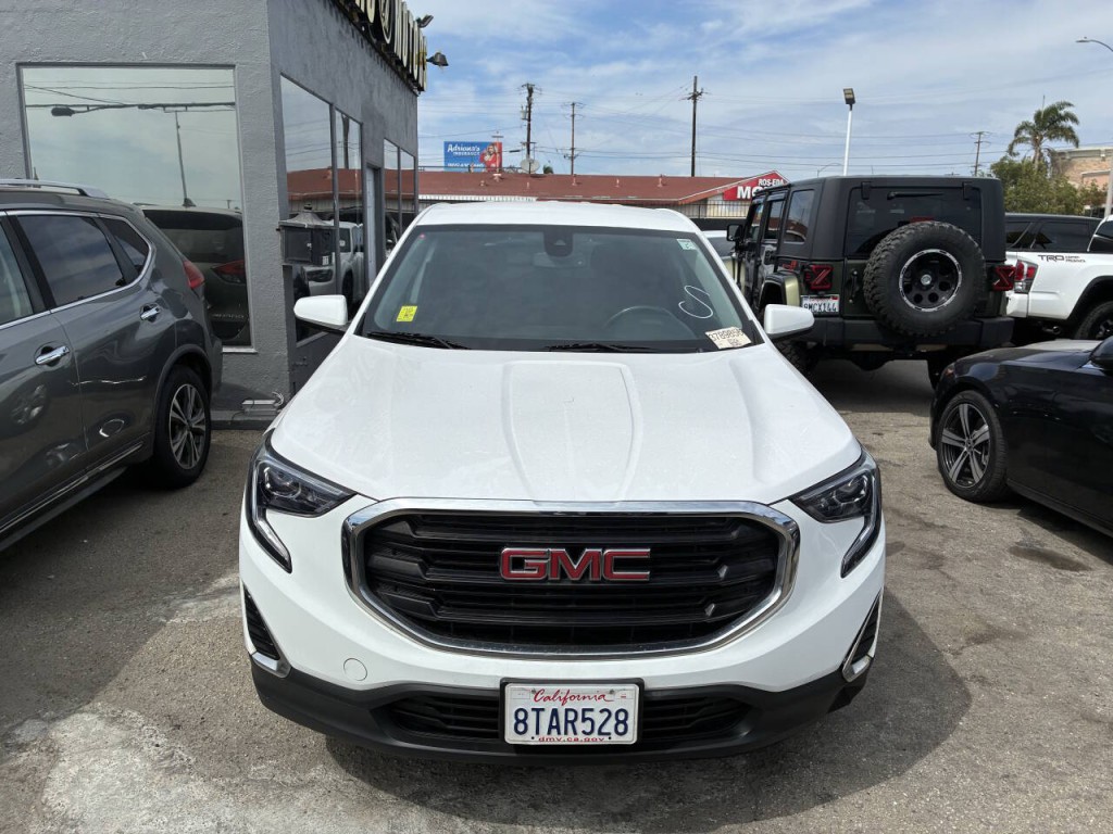 2020 GMC Terrain Image 2