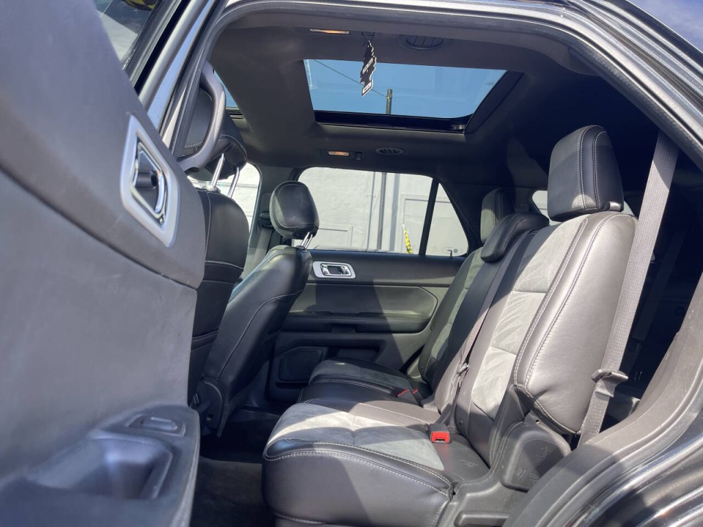 2015 Ford Explorer Image 10