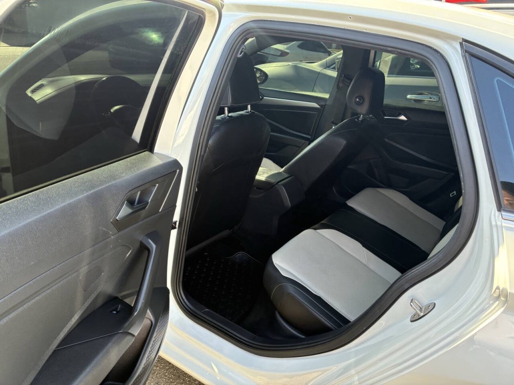 2019 Volkswagen Jetta Image 3
