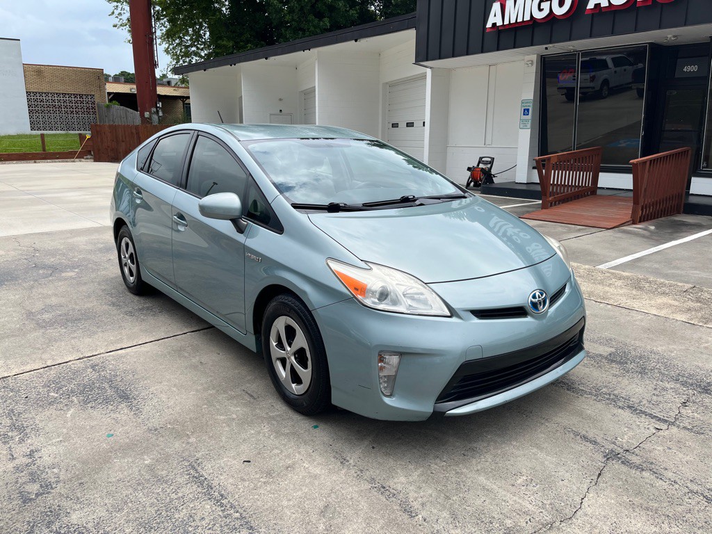 2013 Toyota Prius Image 1